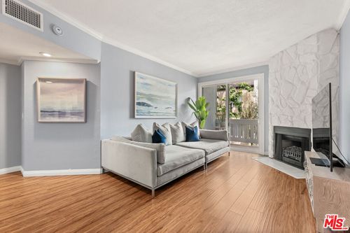 apt-208-8160 Manitoba St, Playa del Rey, CA, 90293-8639 | Card Image
