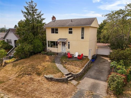 3304 Aldridge St, Saanich, BC, V8P4L8 | Card Image