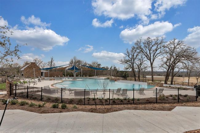 Community pool at The Summit | Image 26