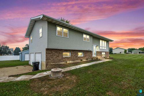46704 265th St Street, Sioux Falls, SD, 57107 | Card Image
