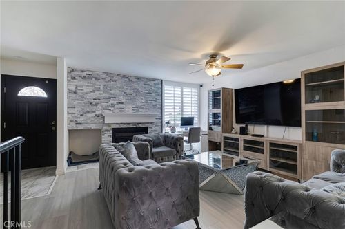 unit-c17-10231 Independence Ave, Chatsworth, CA, 91311-6726 | Card Image