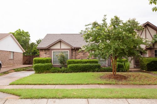 2902 Post Oak Dr, Euless, TX, 76039-7847 | Card Image