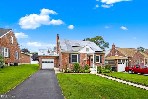 2015 Stanton St, YORK, PA, 17404-5111 | Card Image