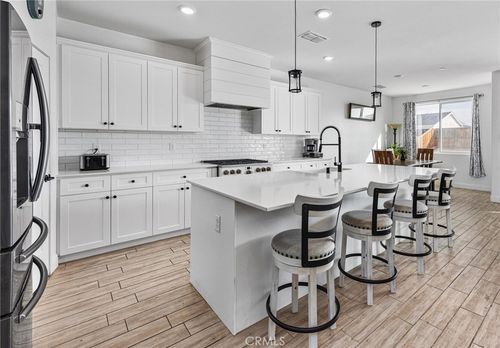 3110 Plaza Pines Ln, Shafter, CA, 93263-9466 | Card Image