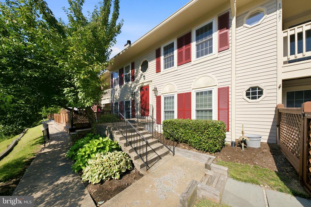 Residential Lease in WOODBRIDGE