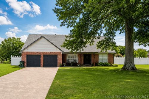 1313 S Mission Street, Okmulgee, OK, 74447 | Card Image