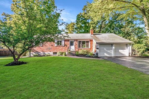 8 Waveney Rd, Framingham, MA, 01701-3634 | Card Image