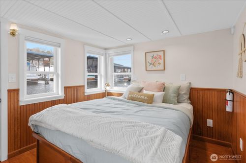 unit-b20-1900 Westlake Ave N, Seattle, WA, 98109-2762 | Card Image