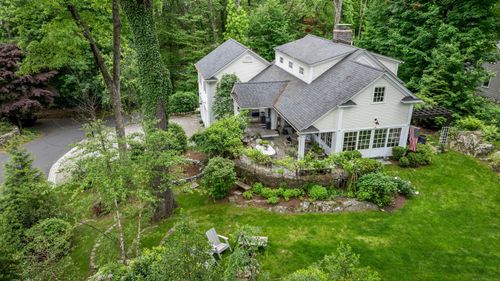 11 Cedar Gate Rd, Darien, CT, 06820-5522 | Card Image