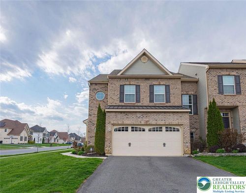 1350 Caspian St, Allentown, PA, 18104-8277 | Card Image