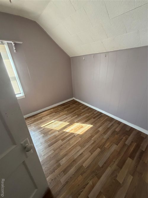 124 Le Roy St, River Rouge, MI, 48218-1635 | Card Image