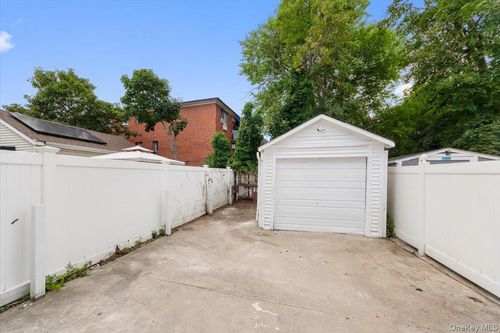 10417 Rosita Rd, Ozone Park, NY, 11417-2624 | Card Image