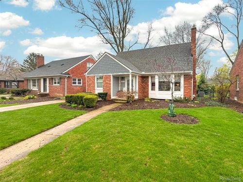 16265 Locherbie Ave, Beverly Hills, MI, 48025-4209 | Card Image