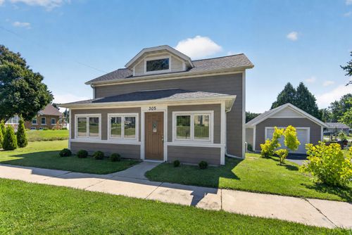 305 N Milwaukee St, THERESA, WI, 53091-9658 | Card Image