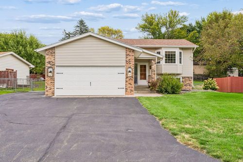 4712 Covington Ct, Eagan, MN, 55122-2713 | Card Image
