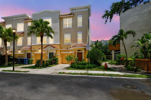 3174 Bayshore Oaks Dr, TAMPA, FL, 33611-4472 | Card Image