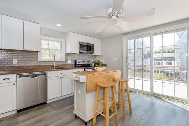 31 7 Th St, House other with 3 bedrooms, 2 bathrooms and 2 parking in Stoughton MA | Image 4