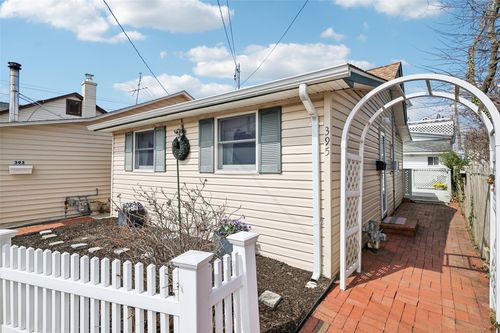 395 Bayville Ave, Bayville, NY, 11709-1641 | Card Image