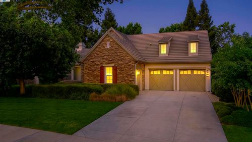 1993 Fairway Oaks Dr, Ripon, CA, 95366-9360 | Card Image