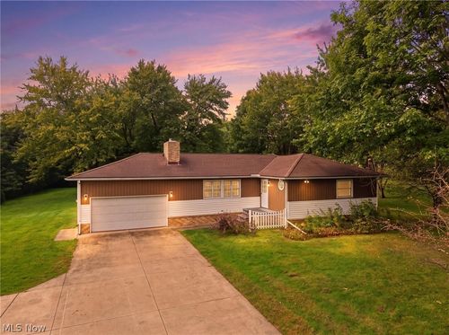 18328 Haskins Road, Chagrin Falls, OH, 44023 | Card Image