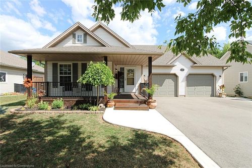 17 Maple Ave, Smithville, ON, L0R2A0 | Card Image