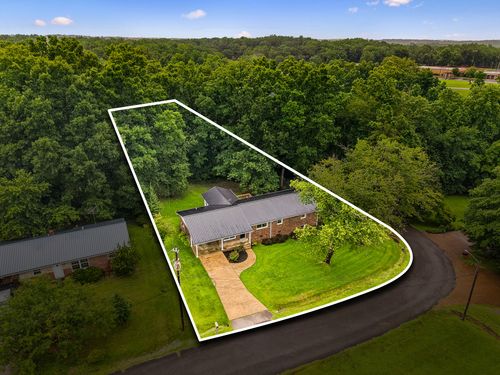 1416 Oakmont Cir, Centerville, TN, 37033-1118 | Card Image