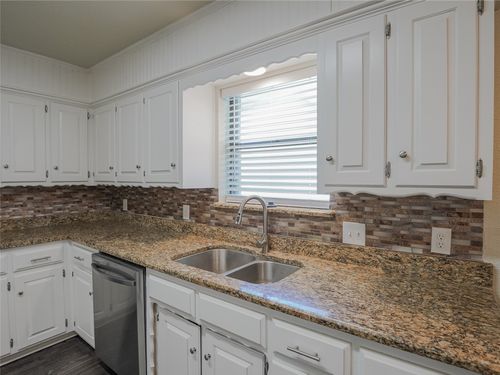 505 Houston St, Sanger, TX, 76266-8841 | Card Image