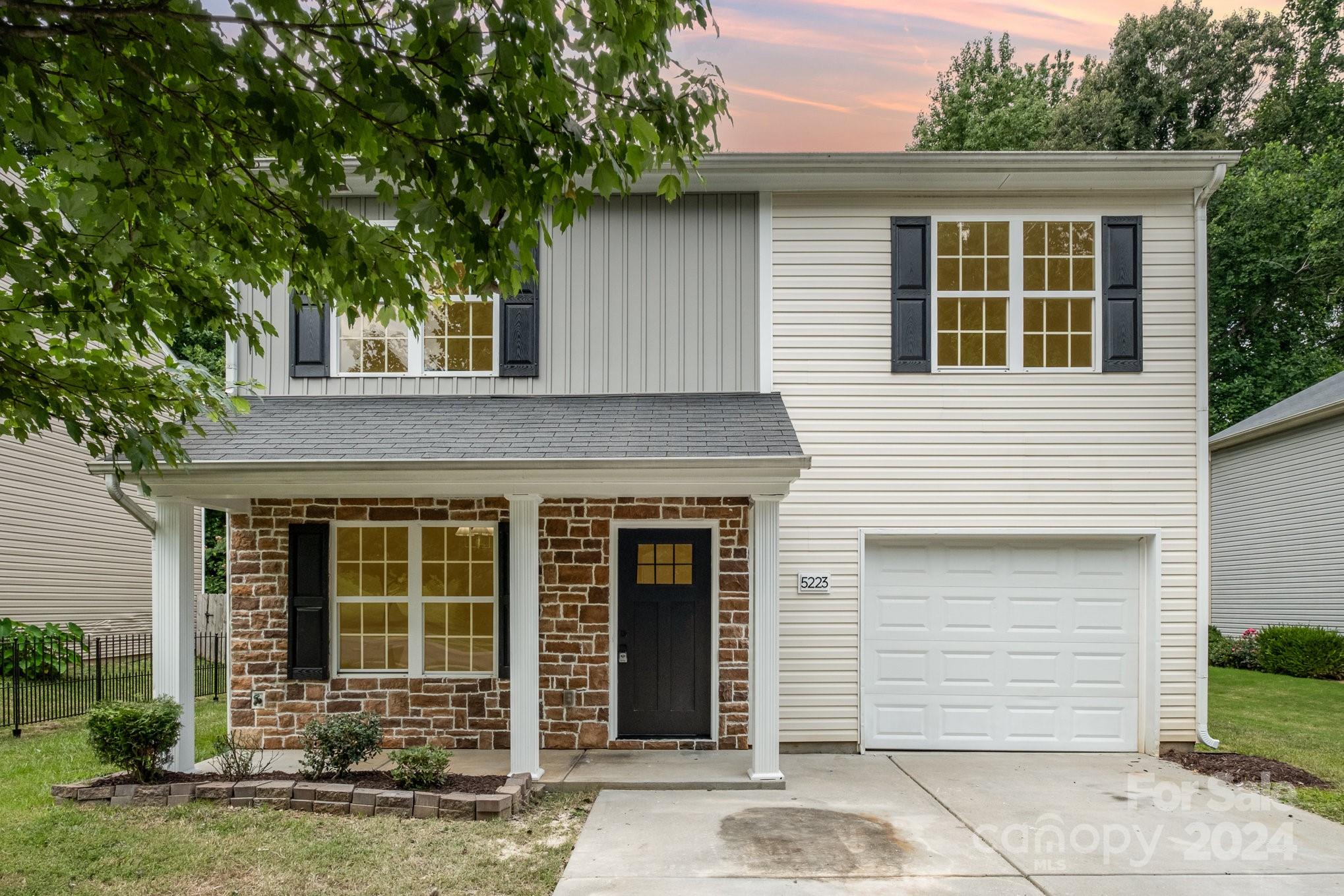Fernhill Dr, Charlotte, NC 28217