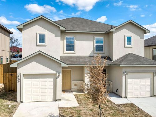 211 Peruna Dr, Marble Falls, TX, 78654-2147 | Card Image
