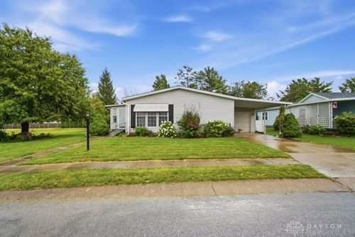 141 Point Dr, Fairborn, OH, 45324-2707 | Card Image