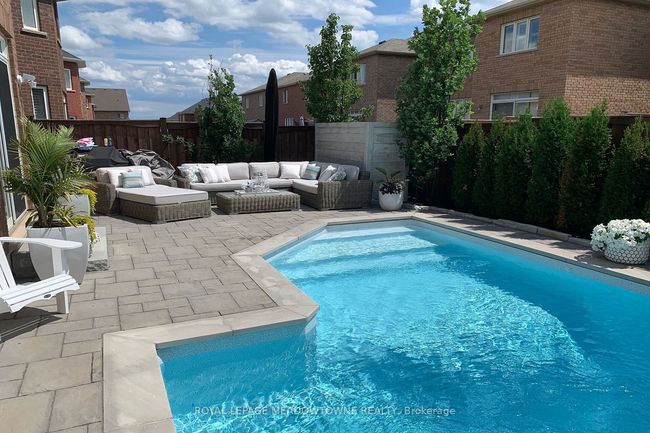 729 Wettlaufer Terr, House other with 5 bedrooms, 4 bathrooms and 2 parking in Milton ON | Image 38
