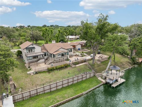 939 Reiley Rd, Seguin, TX, 78155-1356 | Card Image