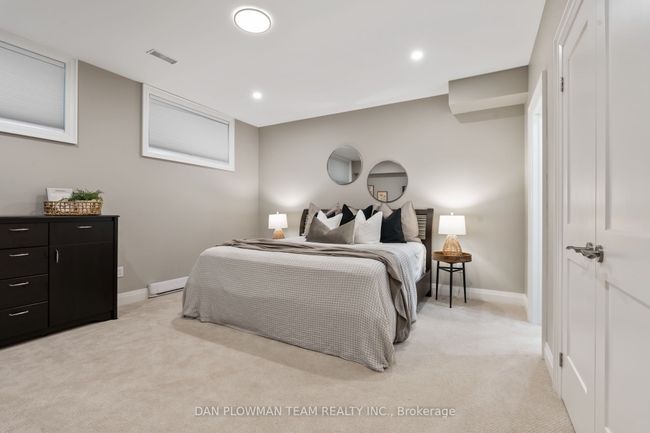 1682 Heathside Cres, House other with 5 bedrooms, 5 bathrooms and 4 parking in Pickering ON | Image 33