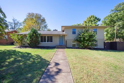 7 Robinhood Ln, Jackson, TN, 38305-1735 | Card Image