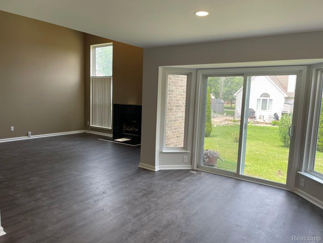 47000 Harbour Pointe Ct, House other with 4 bedrooms, 3 bathrooms and null parking in Van Buren Twp MI | Image 10