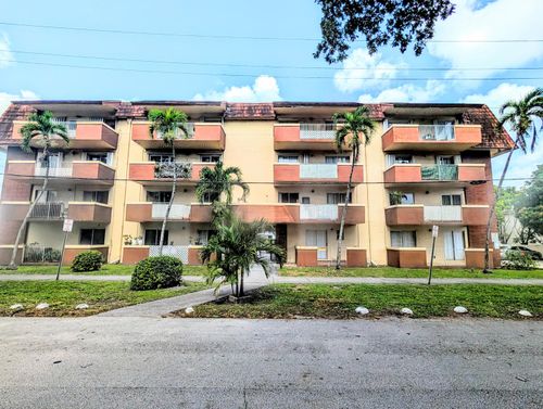 w103-680 Miller Dr, Miami Springs, FL, 33166-6185 | Card Image
