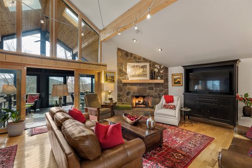 15 Bonnevista Dr, Highlands, NC, 28741-7212 | Card Image