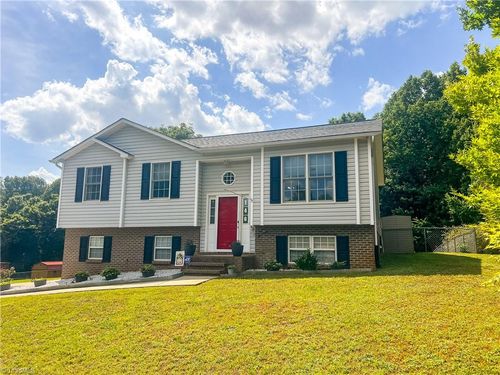 146 S Bridgewater Rd, Mount Airy, NC, 27030-7558 | Card Image