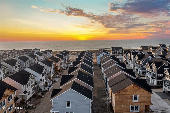 3 Cummings St, Condo with 3 bedrooms, 3 bathrooms and null parking in Mantoloking NJ | Image 5