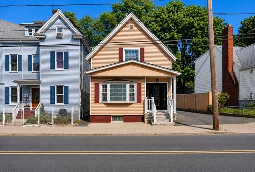 47 Chestnut St, Lynn, MA, 01902-3040 | Card Image