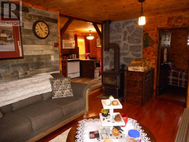 00 W Bottom Rd, Home with 3 bedrooms, 1 bathrooms and null parking in Springdale NL | Image 9