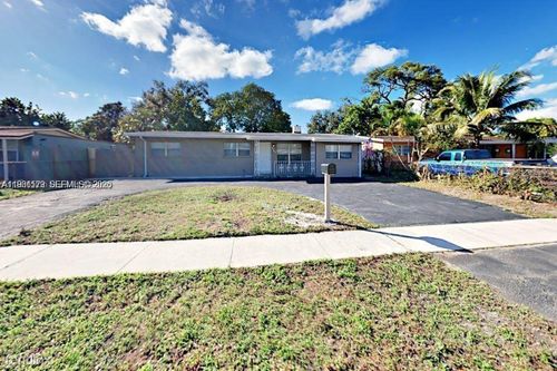 1107 Sw 22nd Ter, Fort Lauderdale, FL, 33312-3047 | Card Image