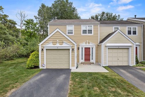 31 Greenwich Ct, Oakmont, PA, 15139 | Card Image