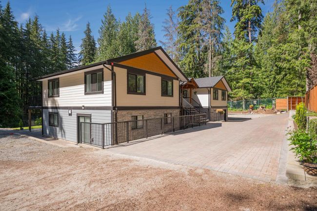 11659 272 St, House other with 8 bedrooms, 4 bathrooms and 10 parking in Maple Ridge BC | Image 4