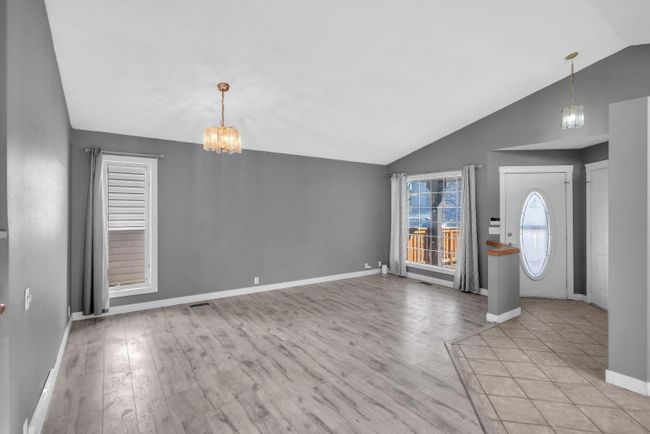 379 Del Ray Road Ne, Home with 6 bedrooms, 2 bathrooms and 4 parking in Calgary AB | Image 6
