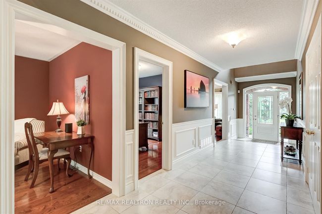 803 Exceller Cir, House other with 4 bedrooms, 3 bathrooms and 9 parking in Newmarket ON | Image 8