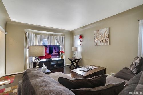 839 E Bennett Ave, Ferndale, MI, 48220-2640 | Card Image