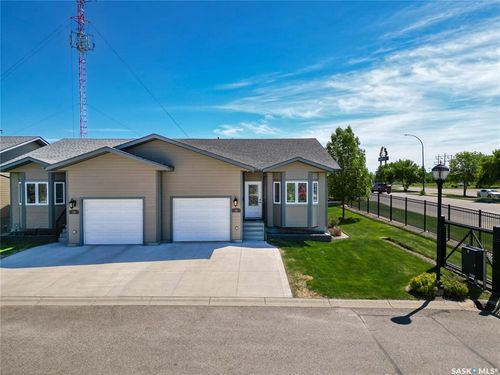 20-550 Southwood Dr, Prince Albert, SK, S6V1G4 | Card Image