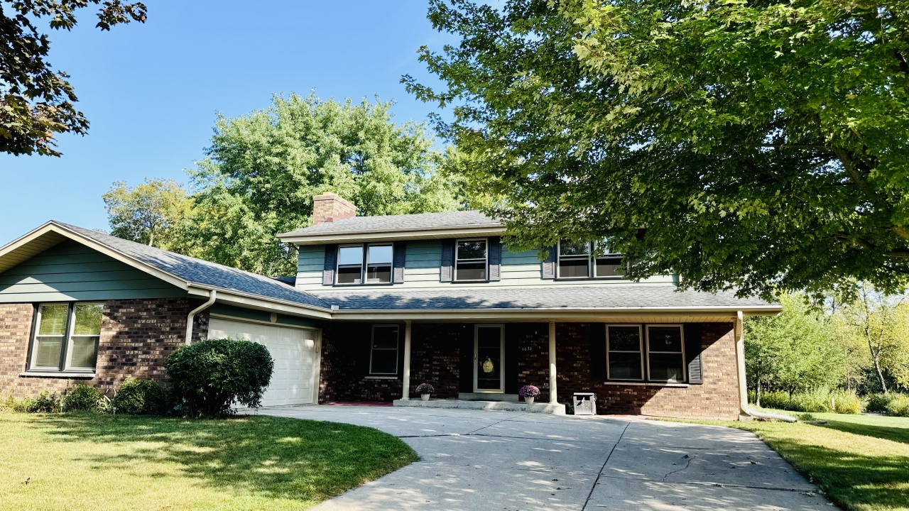 Riverdale Ln, Greendale, WI 53129