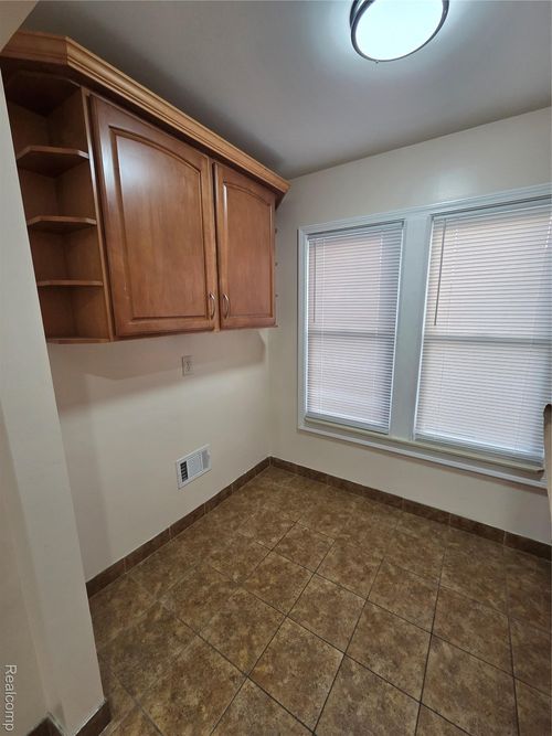 4400 Lapham St, Dearborn, MI, 48126-3473 | Card Image